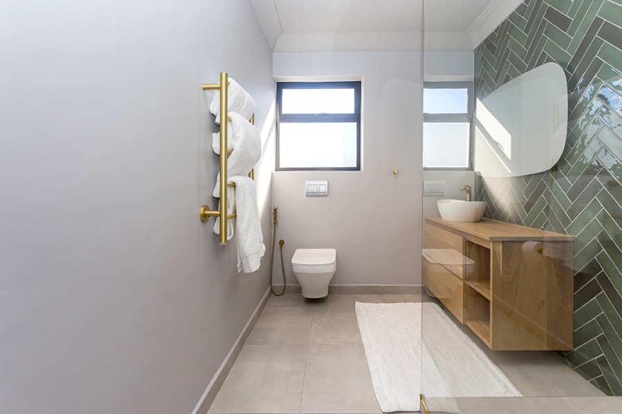 5 Bedroom Property for Sale in Bloubergstrand Western Cape